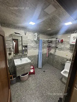 Satılır 4 otaqlı köhnə tikili 110 m²