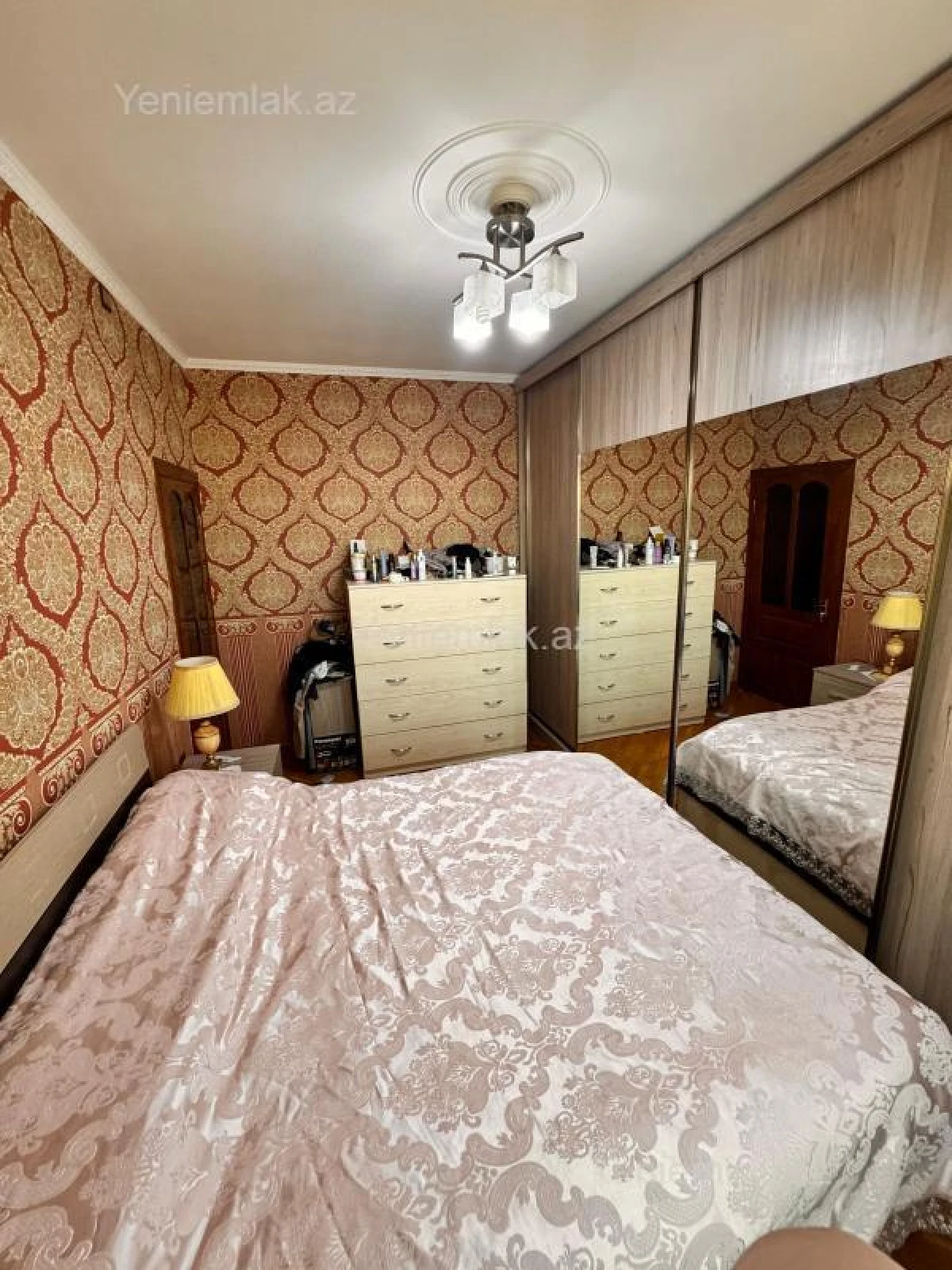 Satılır 3 otaqlı köhnə tikili 73 m²