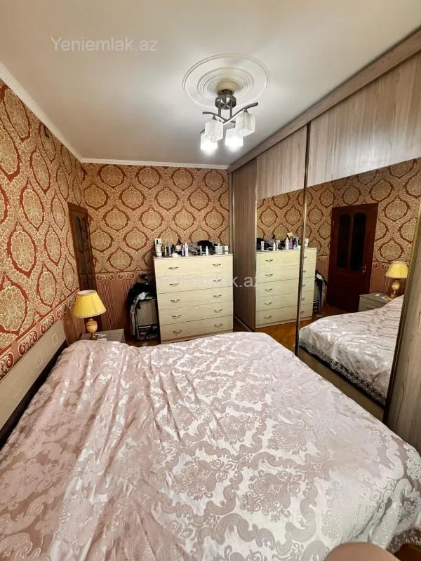 Satılır 3 otaqlı köhnə tikili 73 m²