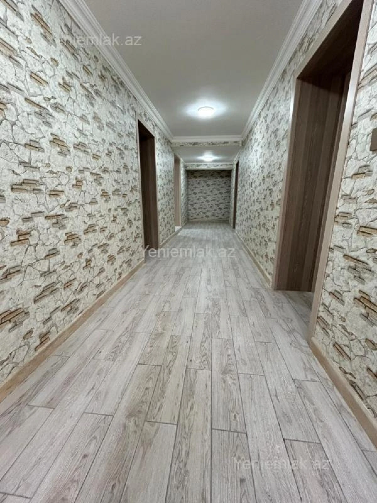 Satılır 10 otaqlı həyət evi 390 m²