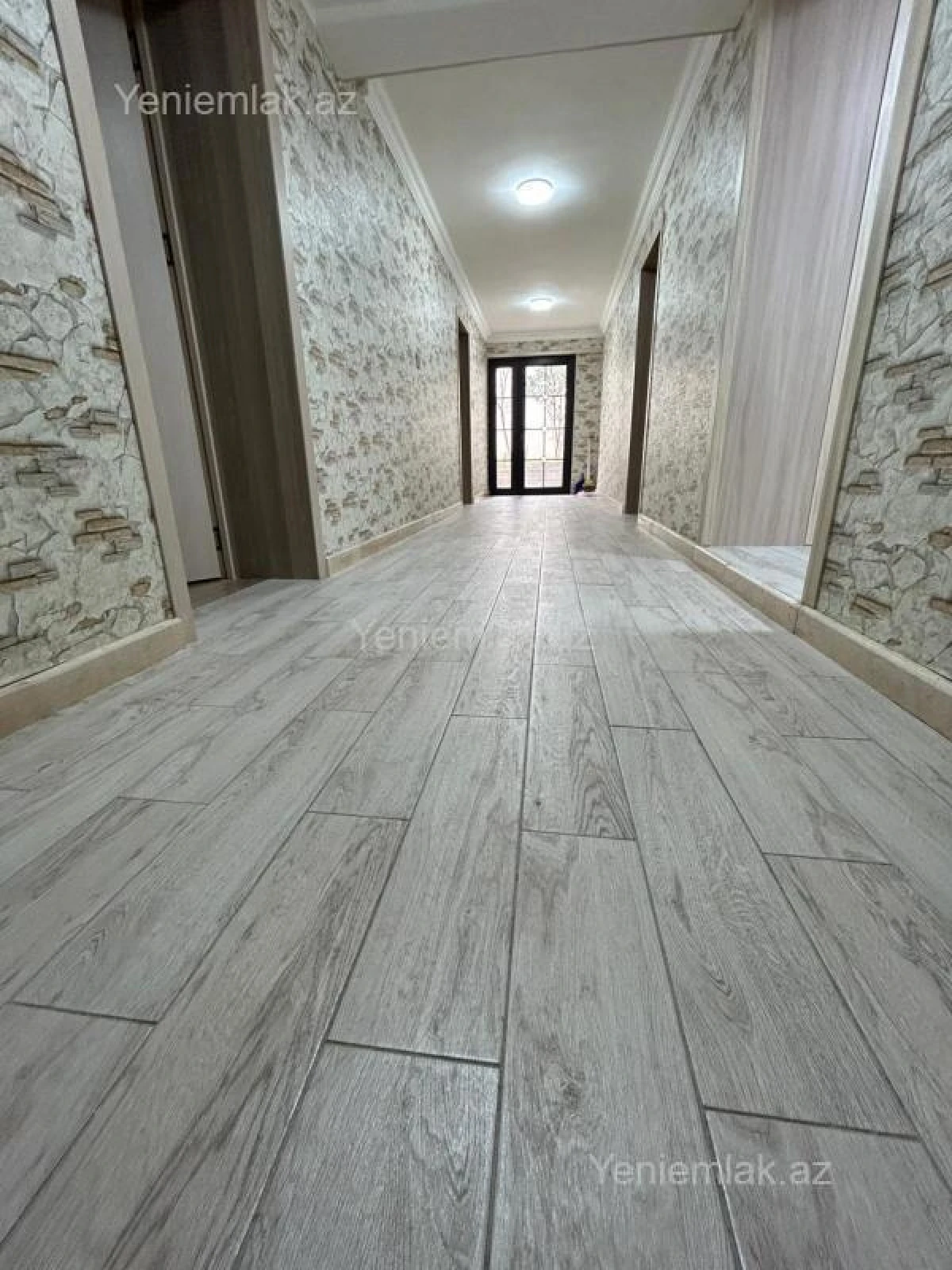 Satılır 10 otaqlı həyət evi 390 m²