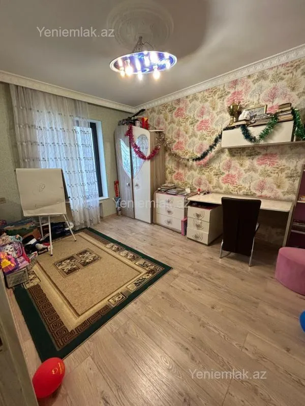 Satılır 10 otaqlı həyət evi 390 m²