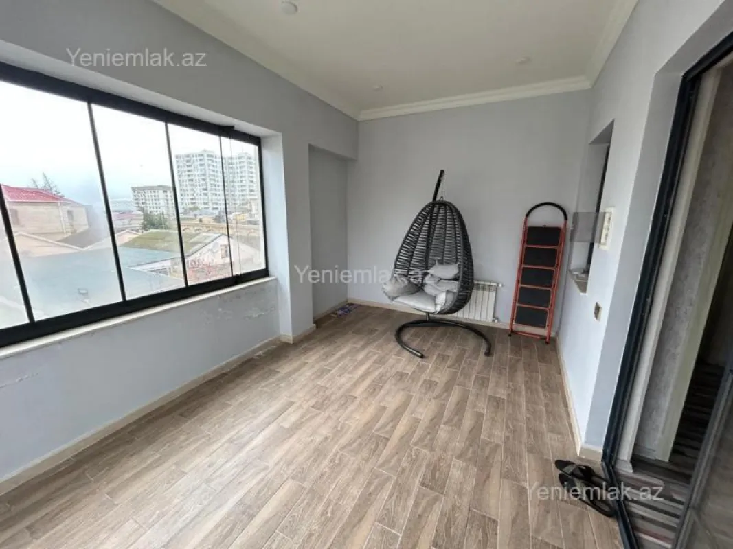 Satılır 10 otaqlı həyət evi 390 m²