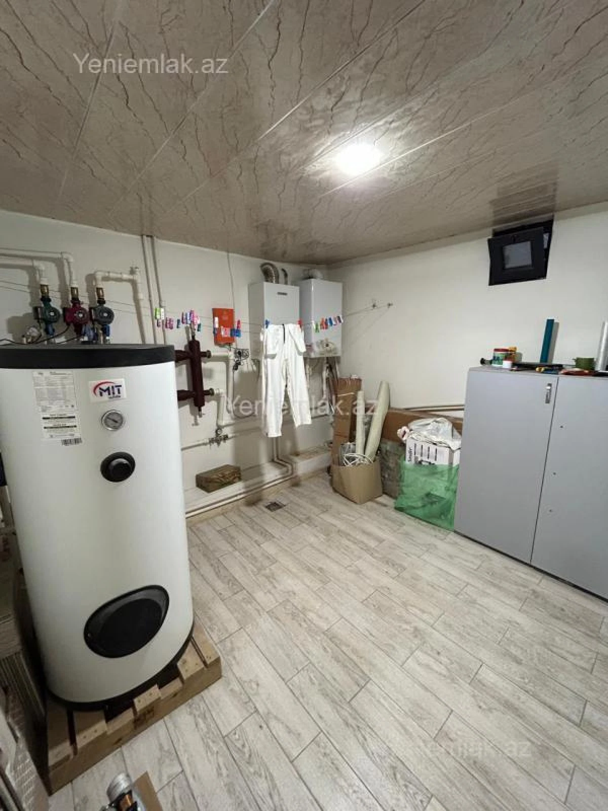 Satılır 10 otaqlı həyət evi 390 m²