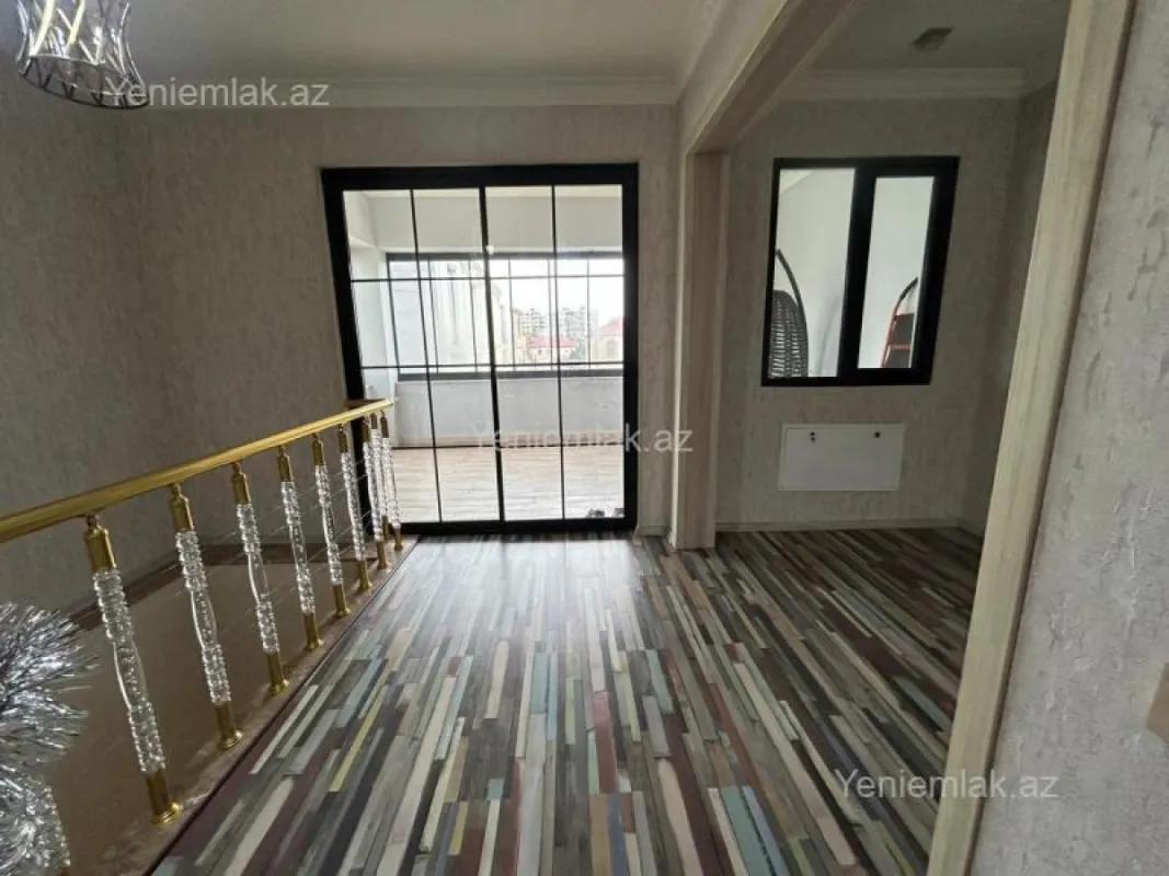 Satılır 10 otaqlı həyət evi 390 m²