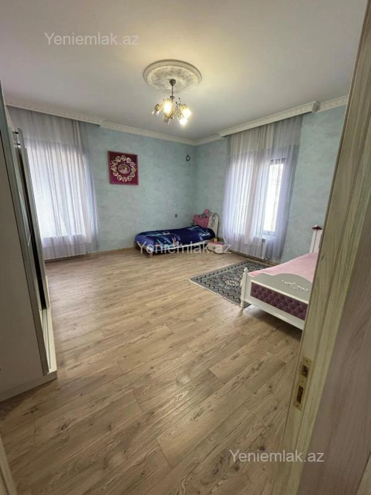 Satılır 10 otaqlı həyət evi 390 m²