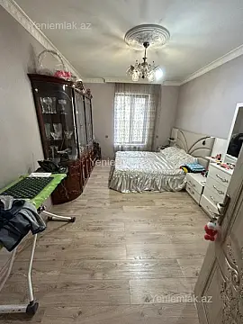 Satılır 10 otaqlı həyət evi 390 m²