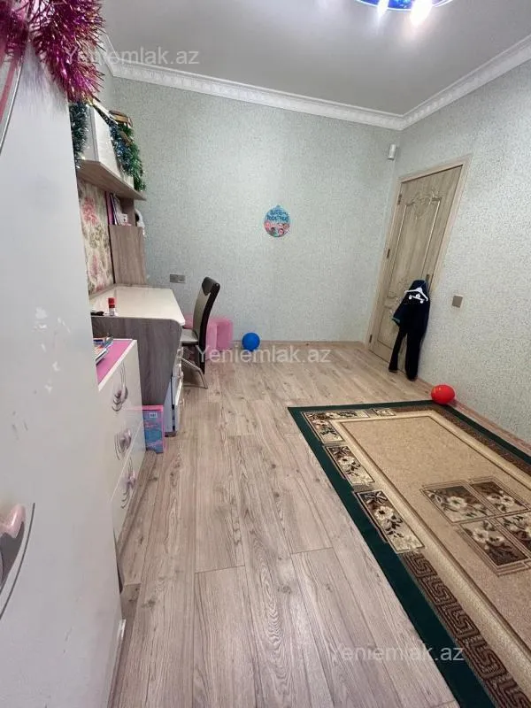 Satılır 10 otaqlı həyət evi 390 m²
