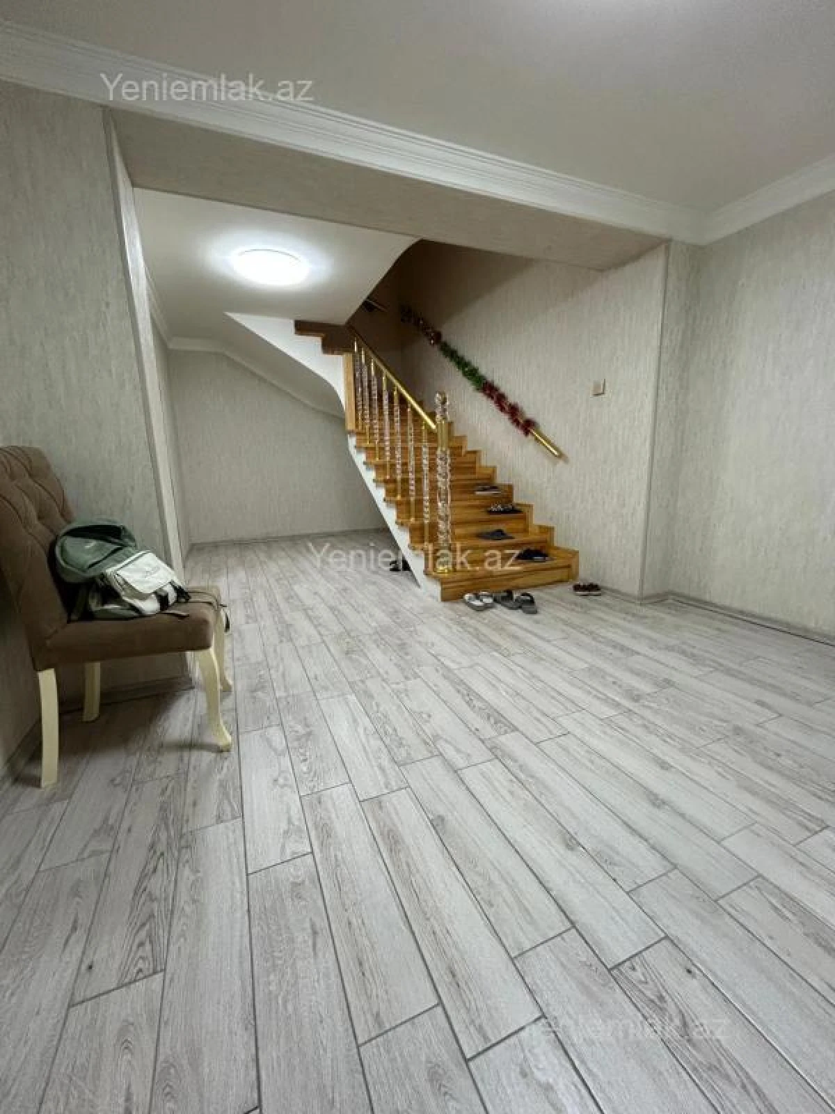 Satılır 10 otaqlı həyət evi 390 m²