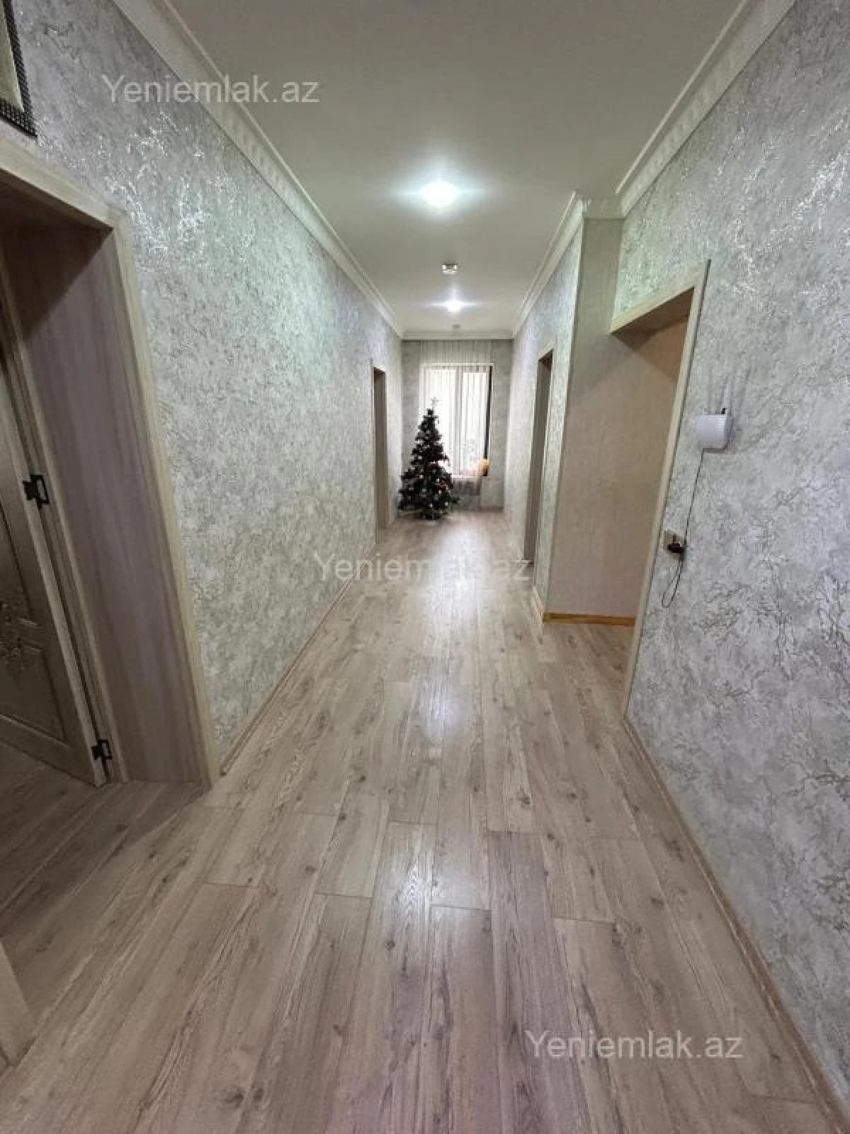 Satılır 10 otaqlı həyət evi 390 m²