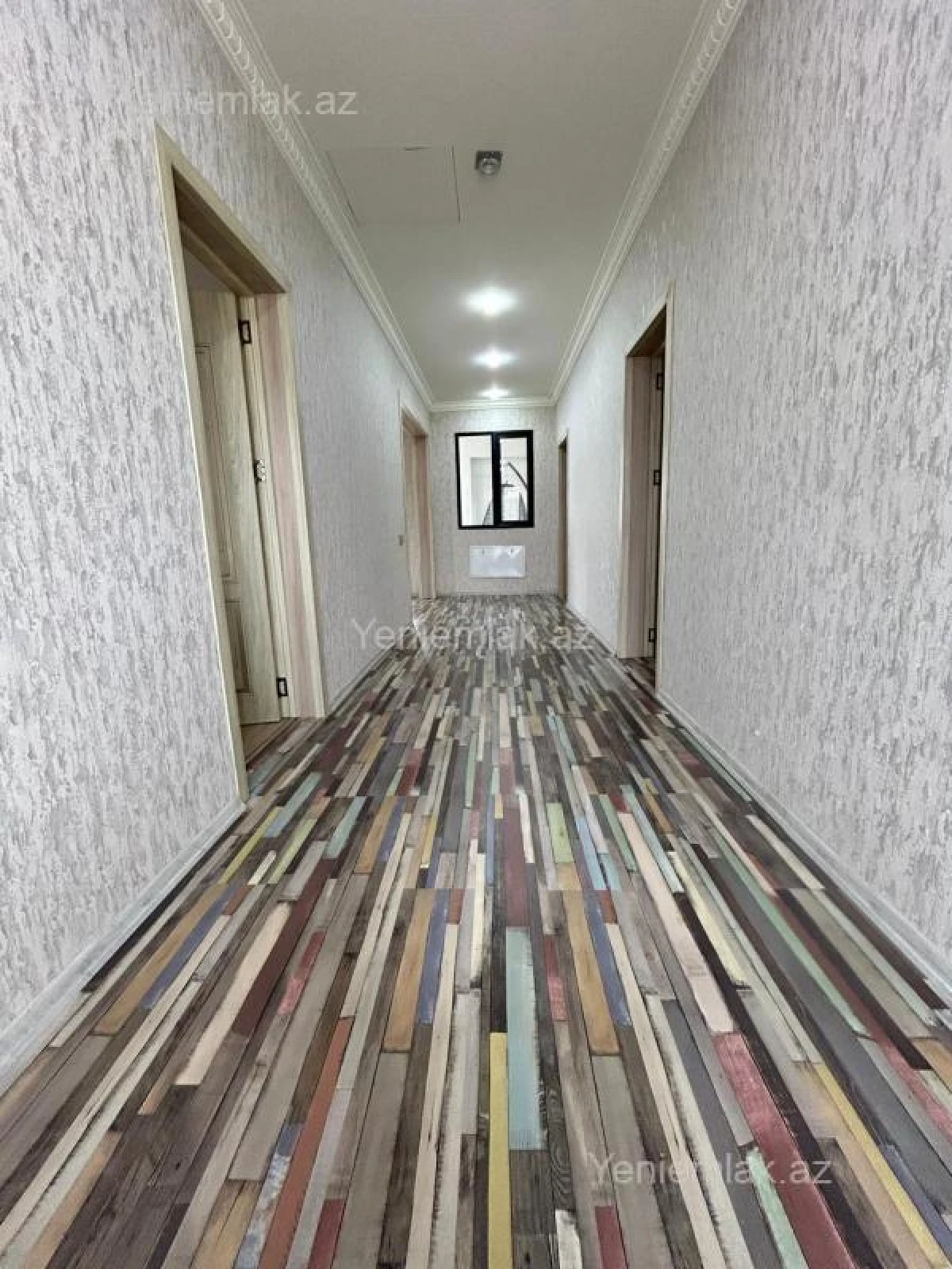 Satılır 10 otaqlı həyət evi 390 m²
