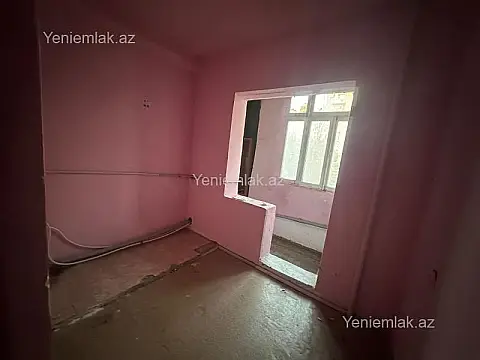 Satılır 1 otaqlı köhnə tikili 42 m²