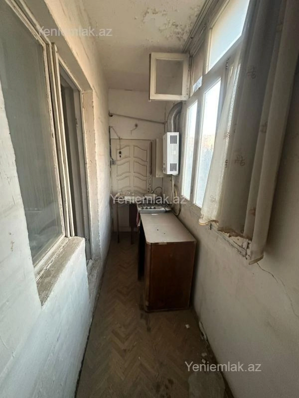 Satılır 1 otaqlı köhnə tikili 42 m²