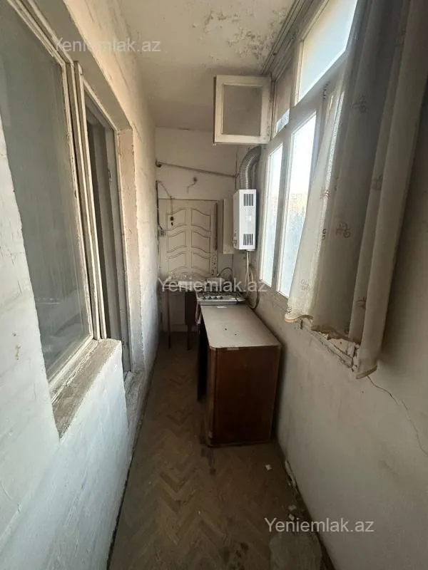Satılır 1 otaqlı köhnə tikili 42 m²