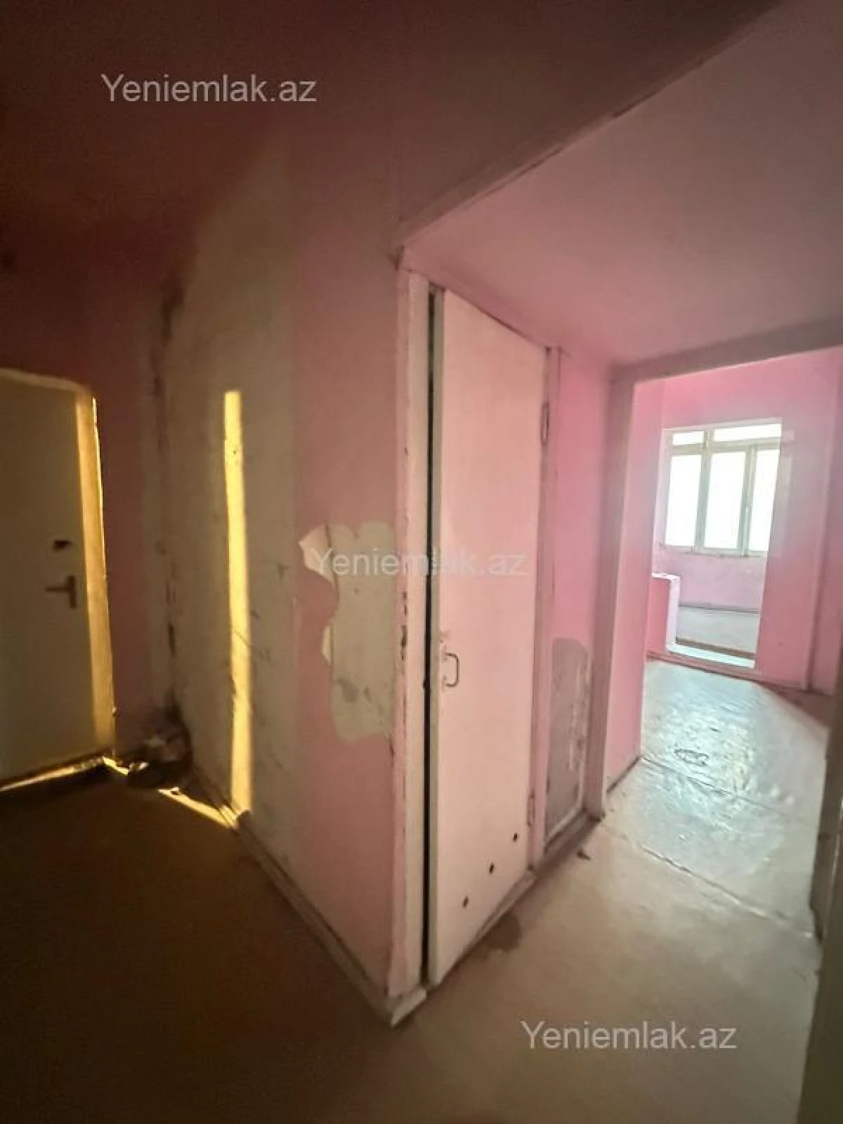 Satılır 1 otaqlı köhnə tikili 42 m²