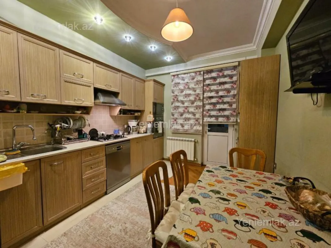 Satılır 3 otaqlı yeni tikili 125 m²