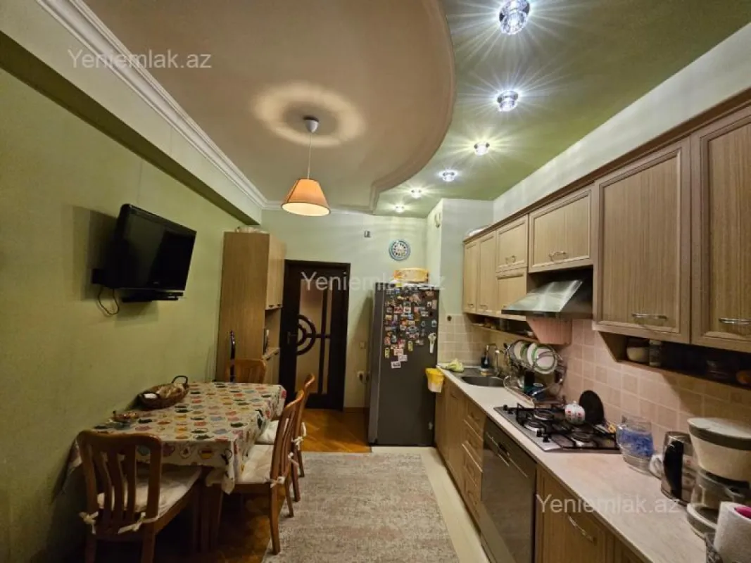 Satılır 3 otaqlı yeni tikili 125 m²