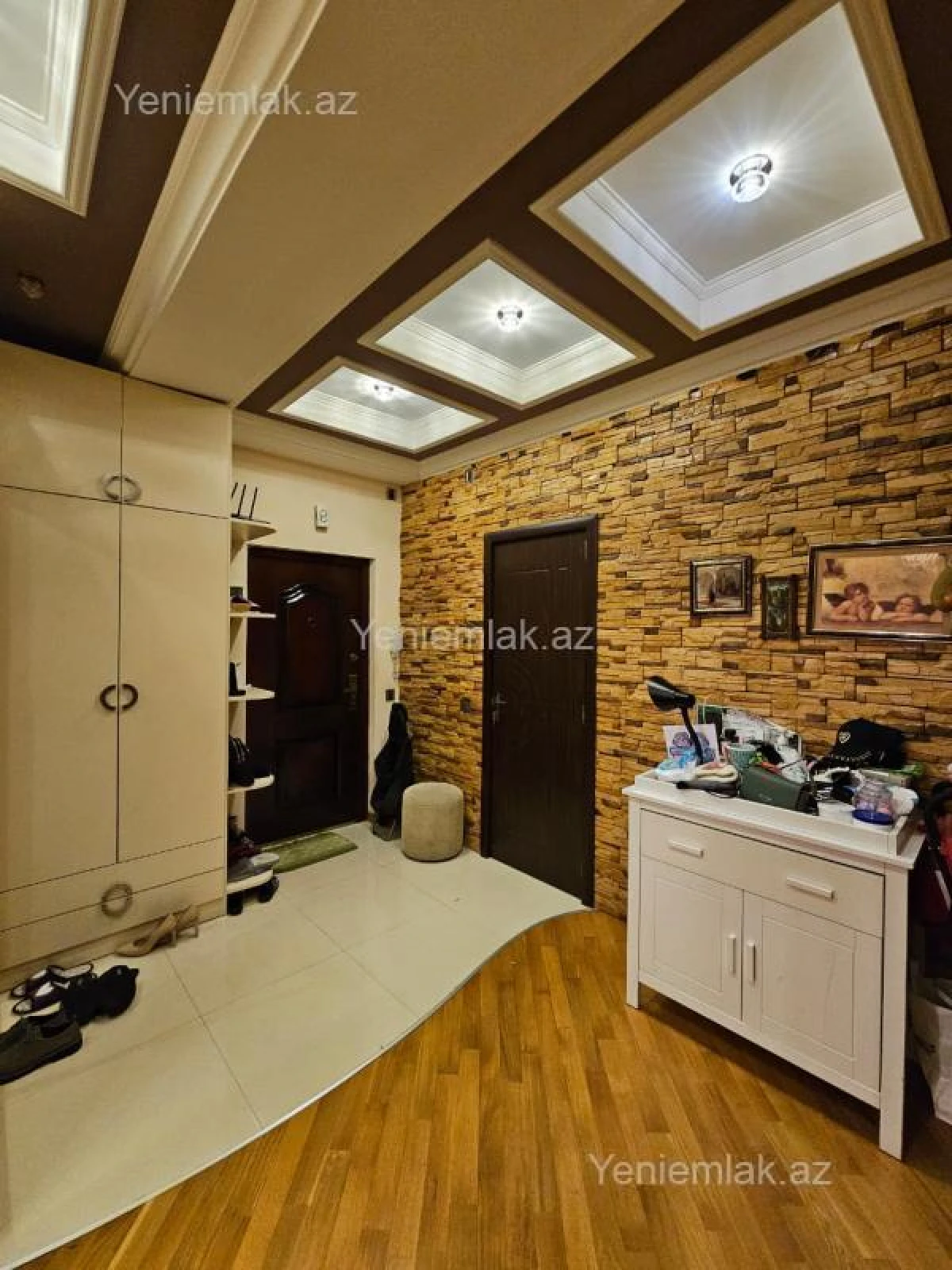 Satılır 3 otaqlı yeni tikili 125 m²