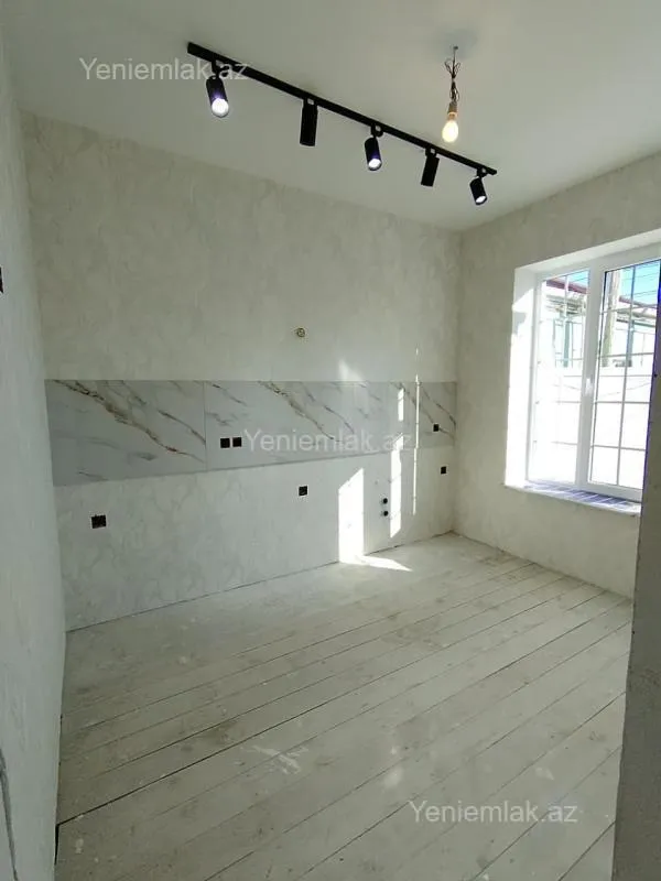 Satılır 4 otaqlı həyət evi 100 m²