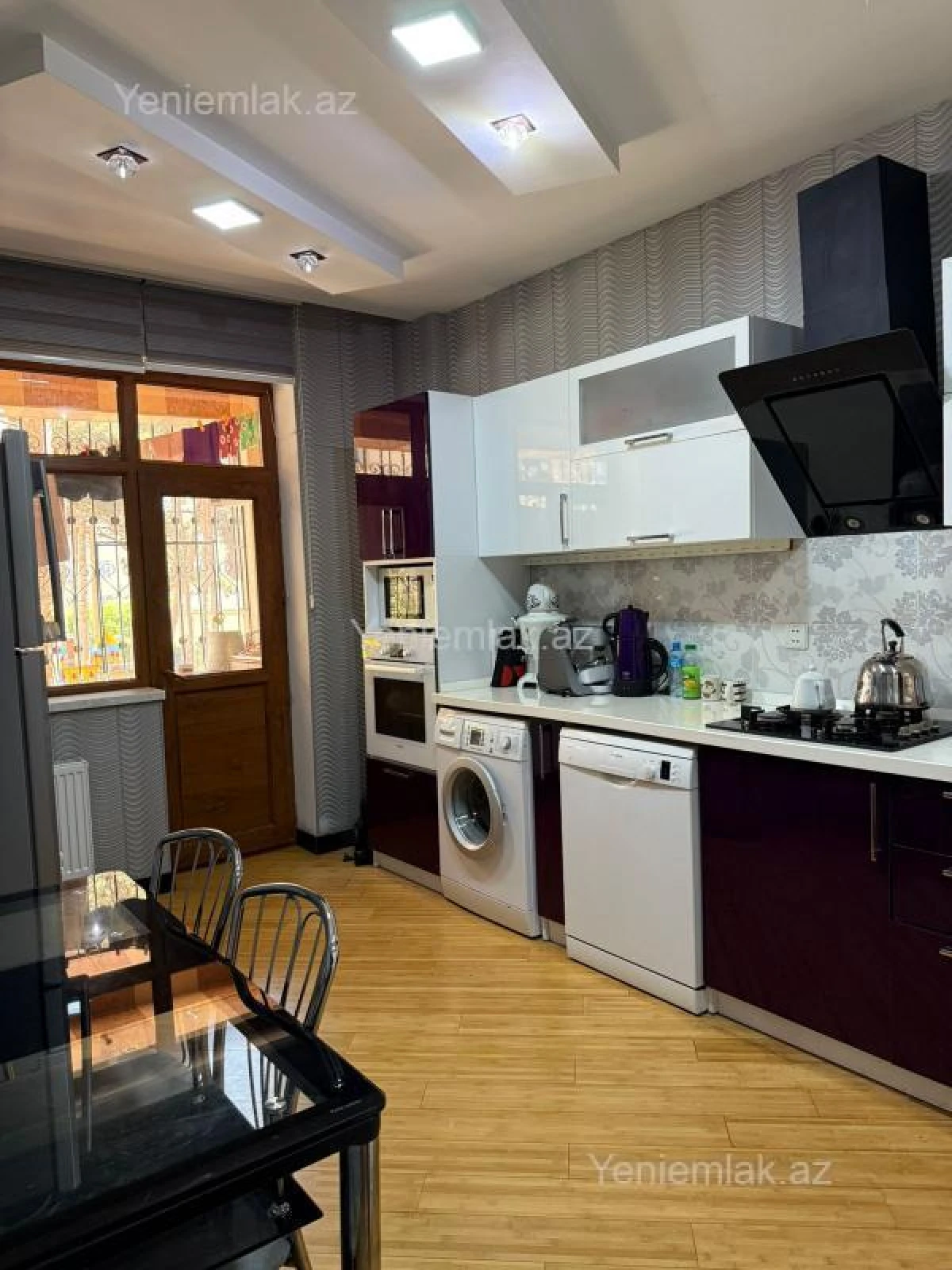 Satılır 4 otaqlı yeni tikili 140 m²