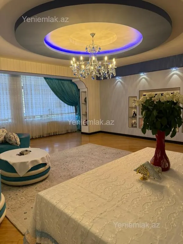 Satılır 4 otaqlı yeni tikili 140 m²