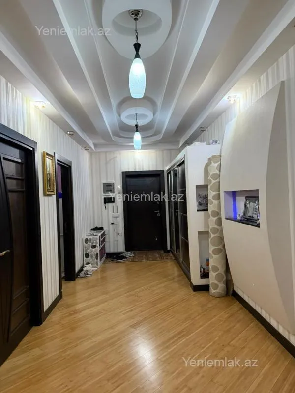 Satılır 4 otaqlı yeni tikili 140 m²