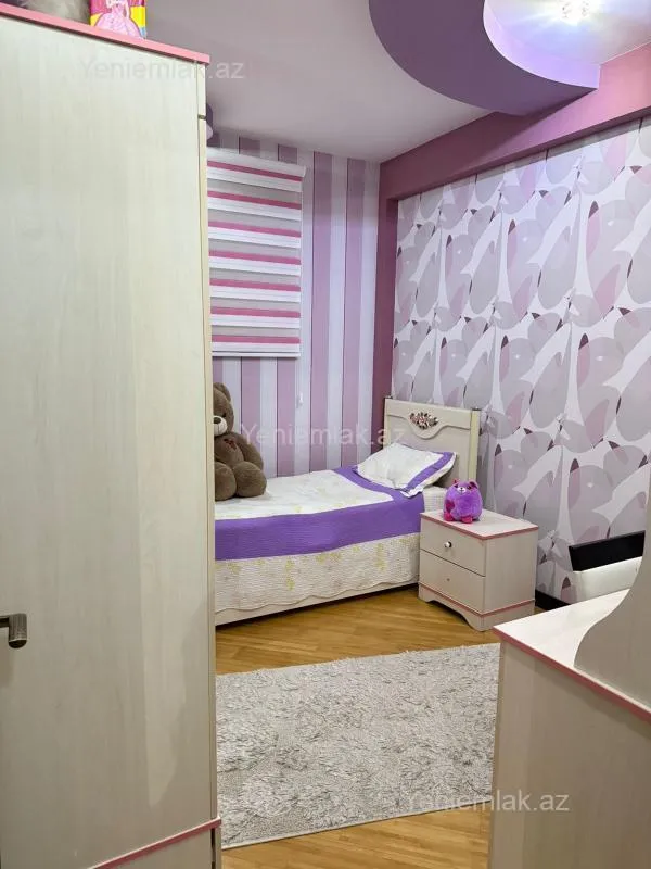 Satılır 4 otaqlı yeni tikili 140 m²