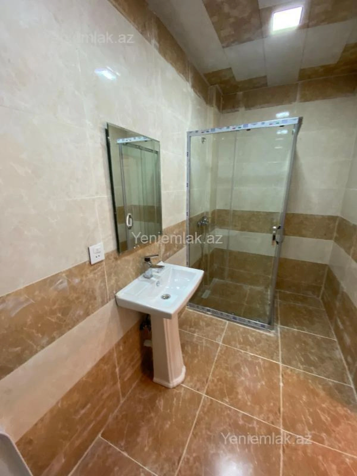 Satılır 2 otaqlı yeni tikili 60 m²