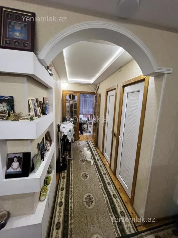 Satılır 5 otaqlı köhnə tikili 110 m²