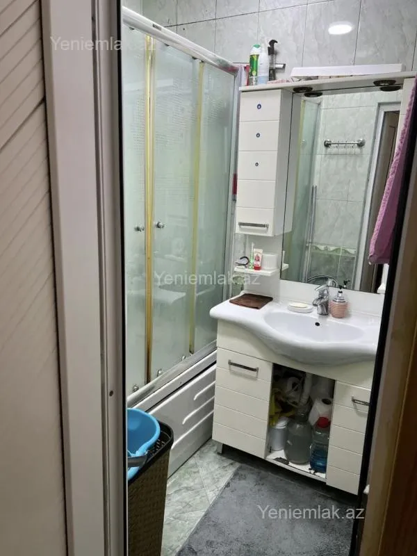 Satılır 5 otaqlı köhnə tikili 110 m²