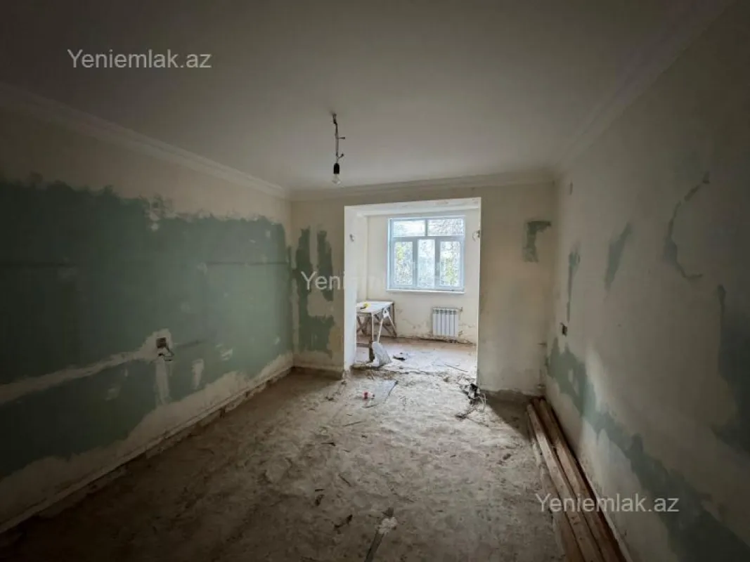 Satılır 3 otaqlı köhnə tikili 80 m²