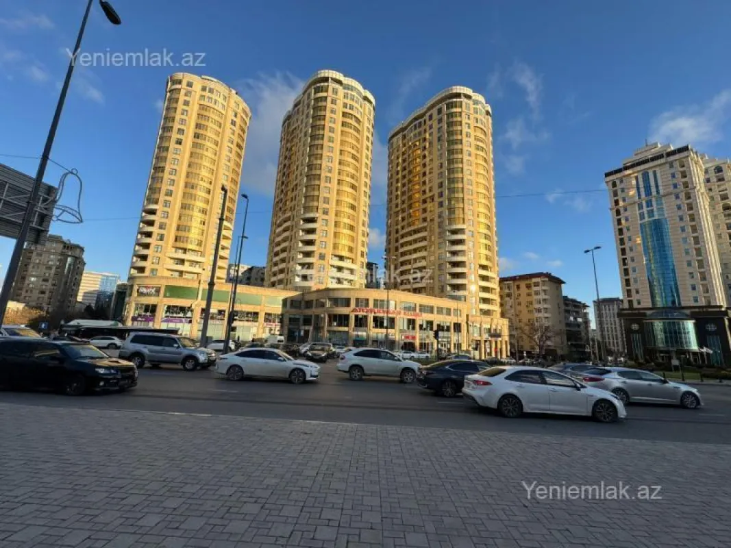 Satılır 3 otaqlı köhnə tikili 80 m²