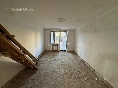 Satılır 3 otaqlı köhnə tikili 80 m²