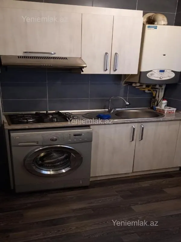 Satılır 3 otaqlı köhnə tikili 75 m²