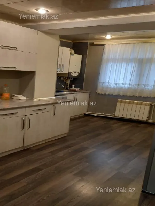 Satılır 3 otaqlı köhnə tikili 75 m²
