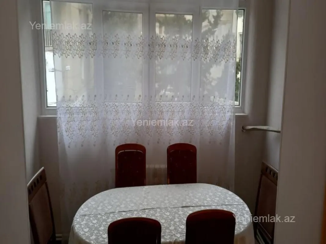 Satılır 3 otaqlı köhnə tikili 75 m²