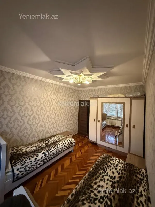 Satılır 3 otaqlı köhnə tikili 74 m²