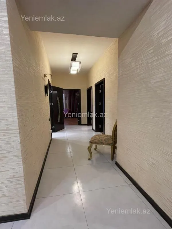 Satılır 4 otaqlı yeni tikili 180 m²