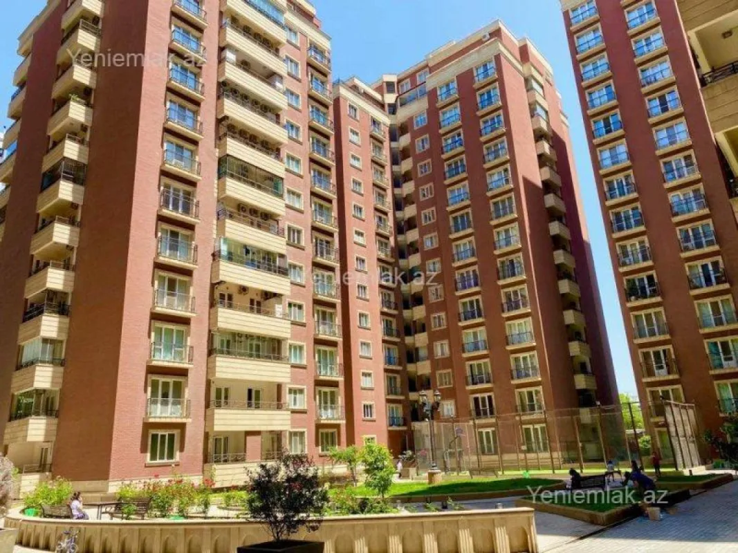 Satılır 4 otaqlı yeni tikili 180 m²