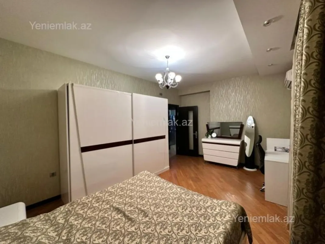 Satılır 3 otaqlı yeni tikili 120 m²