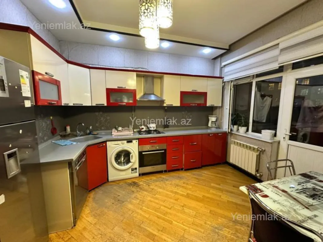 Satılır 3 otaqlı yeni tikili 120 m²