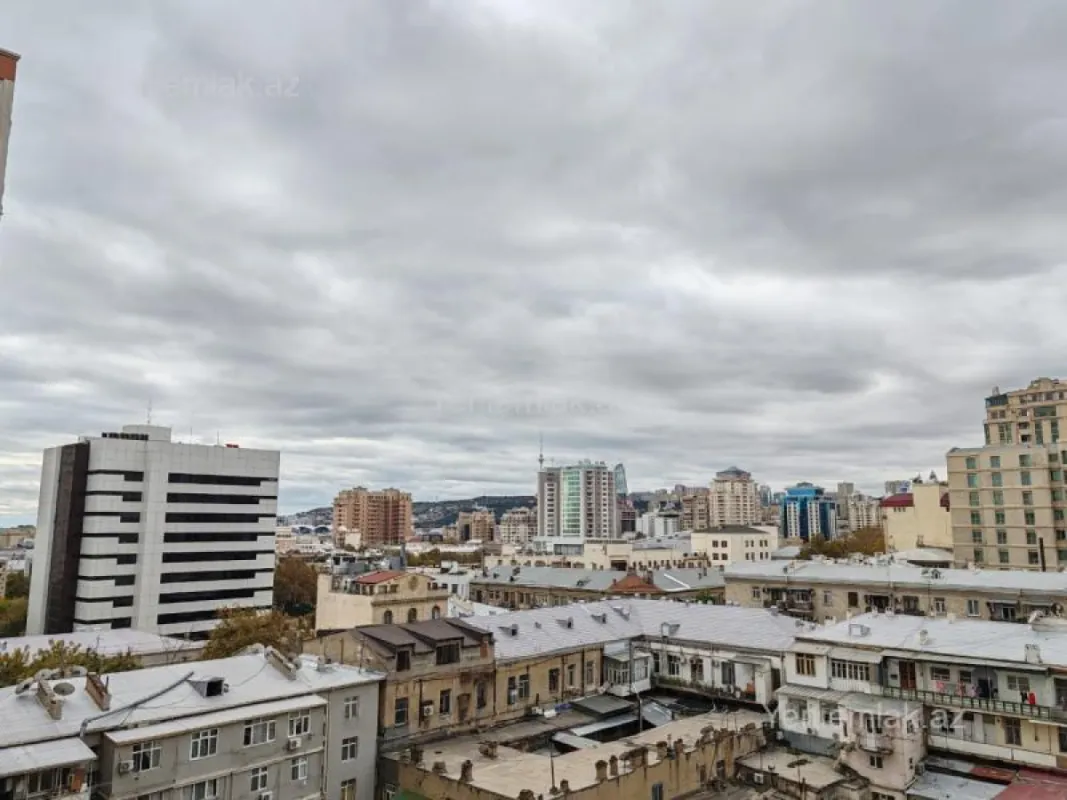 Satılır 3 otaqlı yeni tikili 120 m²