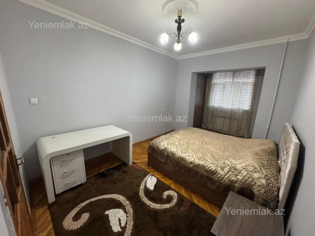 Satılır 3 otaqlı köhnə tikili 95 m²
