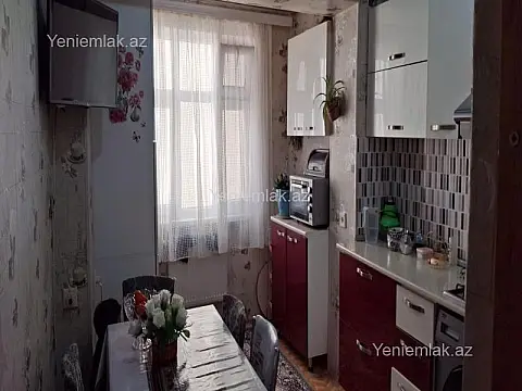 Satılır 3 otaqlı köhnə tikili 60 m²