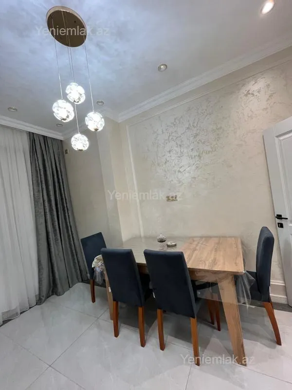 Satılır 2 otaqlı yeni tikili 75 m²