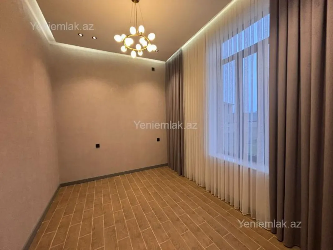 Satılır 5 otaqlı həyət evi 200 m²
