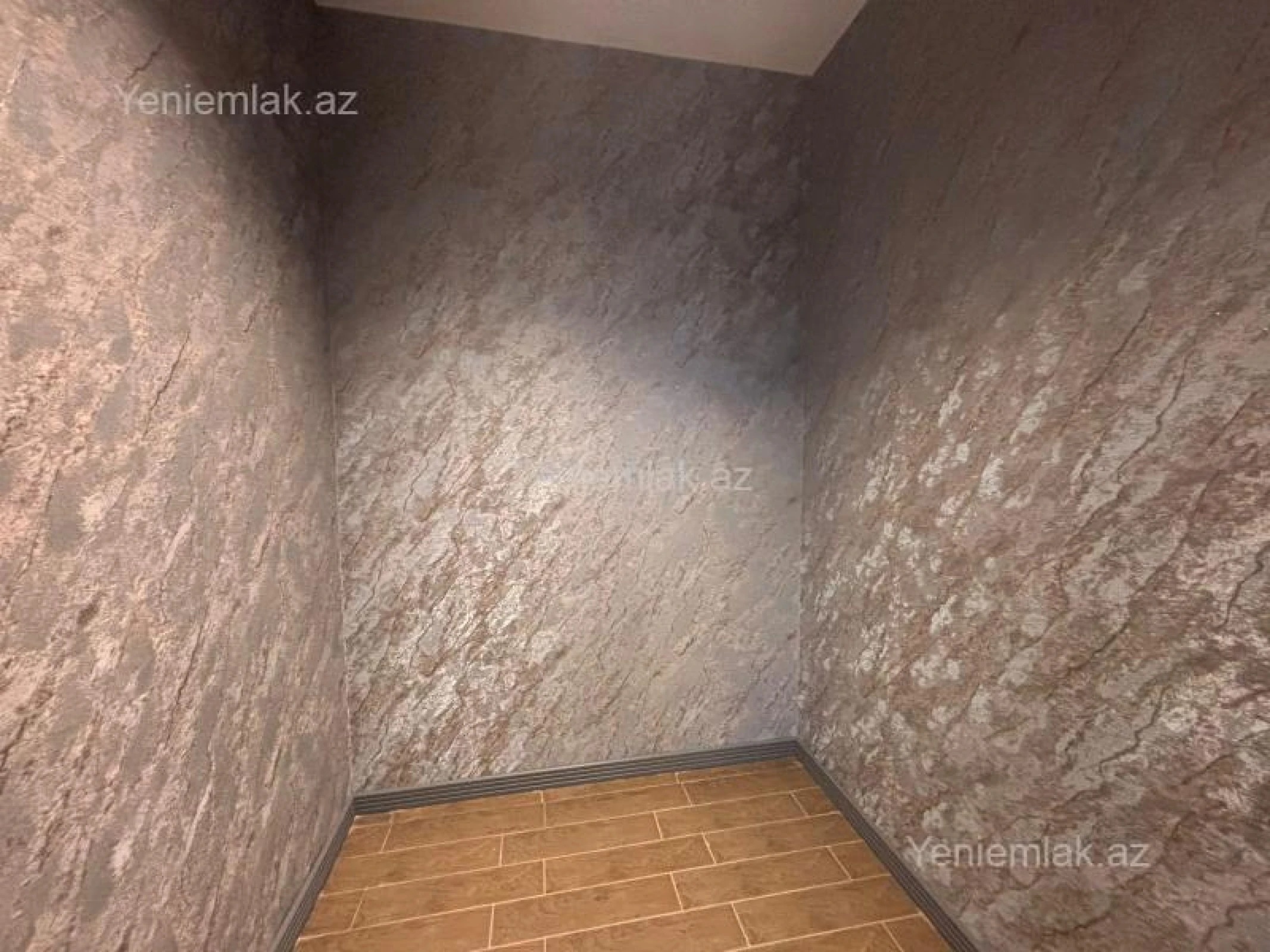 Satılır 5 otaqlı həyət evi 200 m²