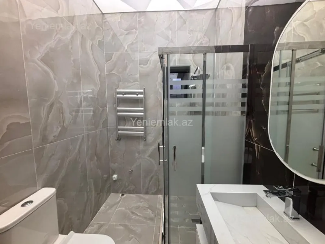 Satılır 5 otaqlı həyət evi 200 m²