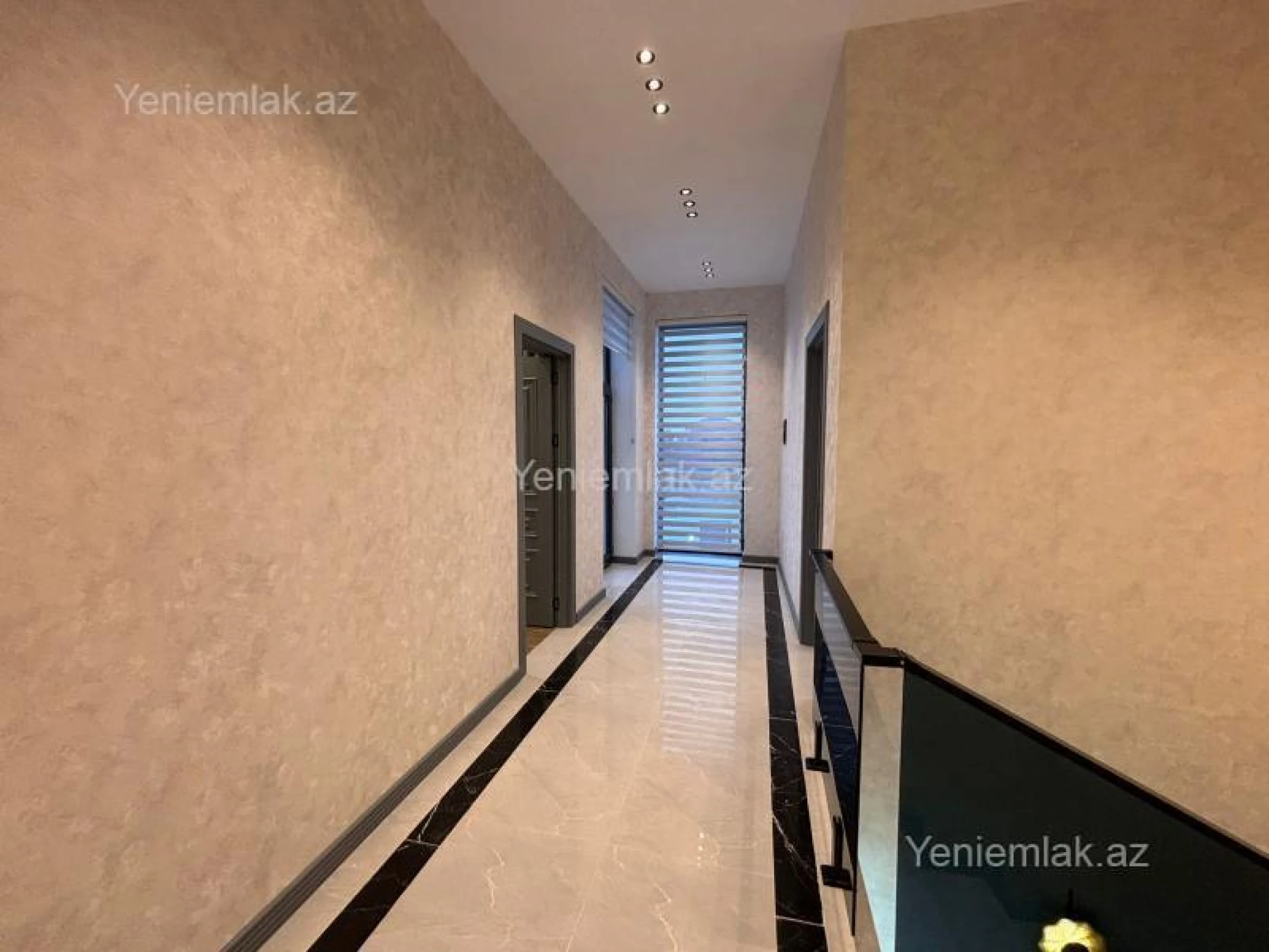 Satılır 5 otaqlı həyət evi 200 m²