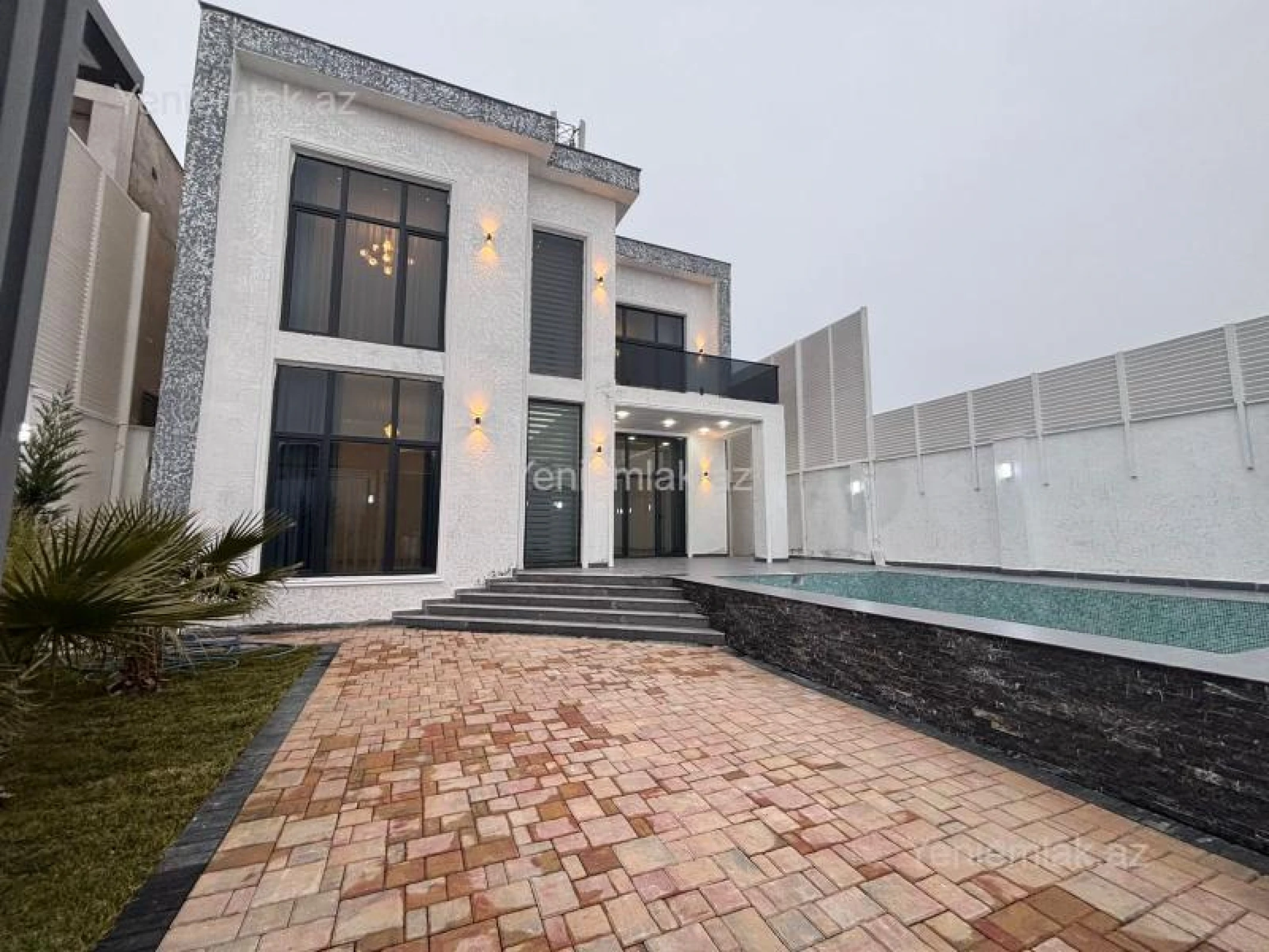 Satılır 5 otaqlı həyət evi 200 m²